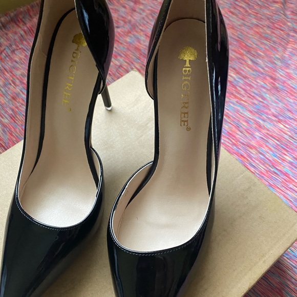 Heels - Picture 3 of 4